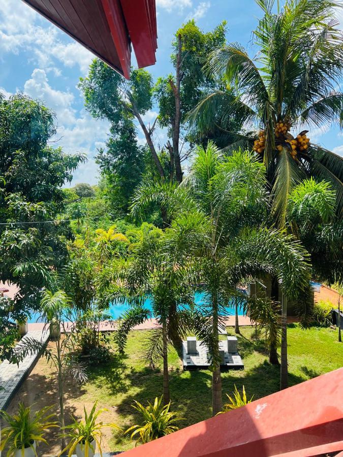 White Land City Hotel Dambulla Dış mekan fotoğraf